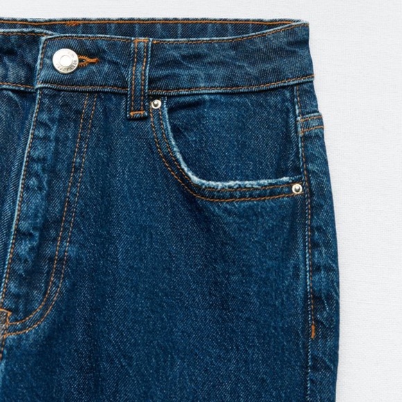Zara Mom Fit Jeans - Picture 2 of 4